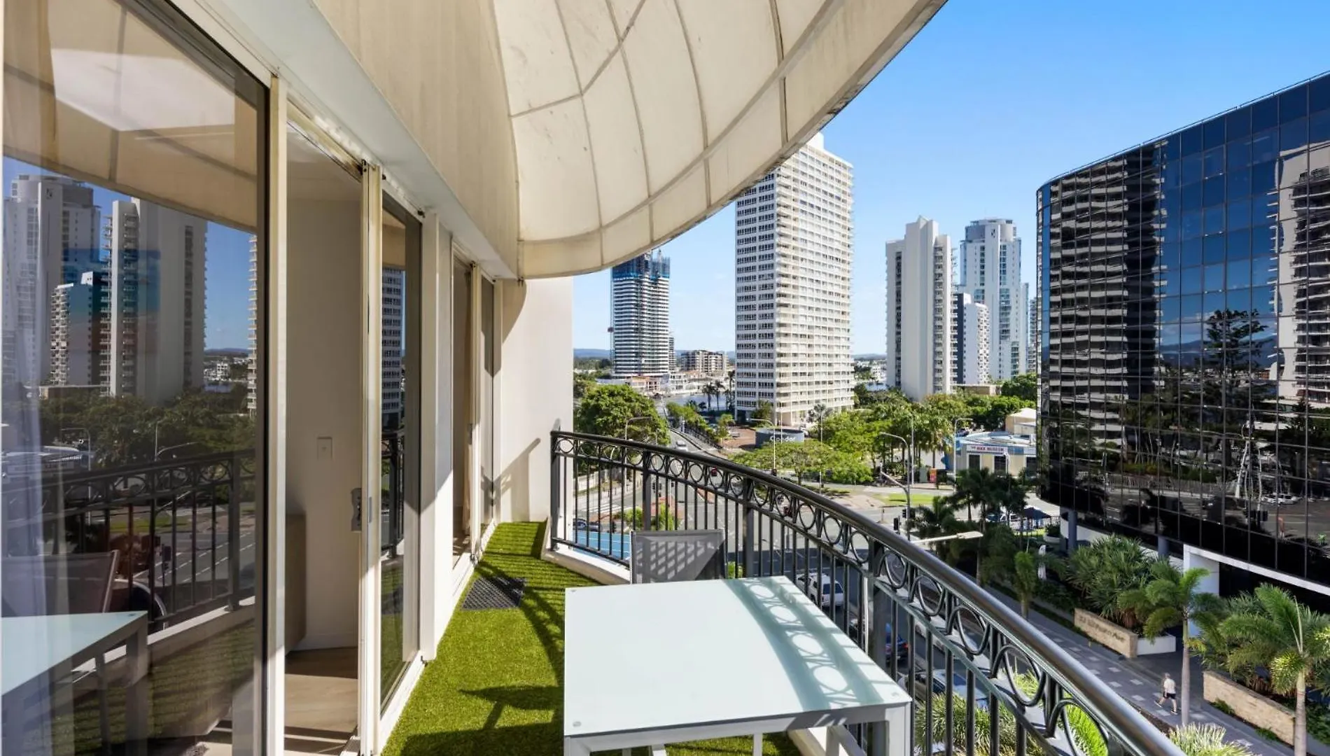 Chevron Renaissance - Private Apartments - Hosted By Coastal Letting Co. Gold Coast 0*,  Avustralya