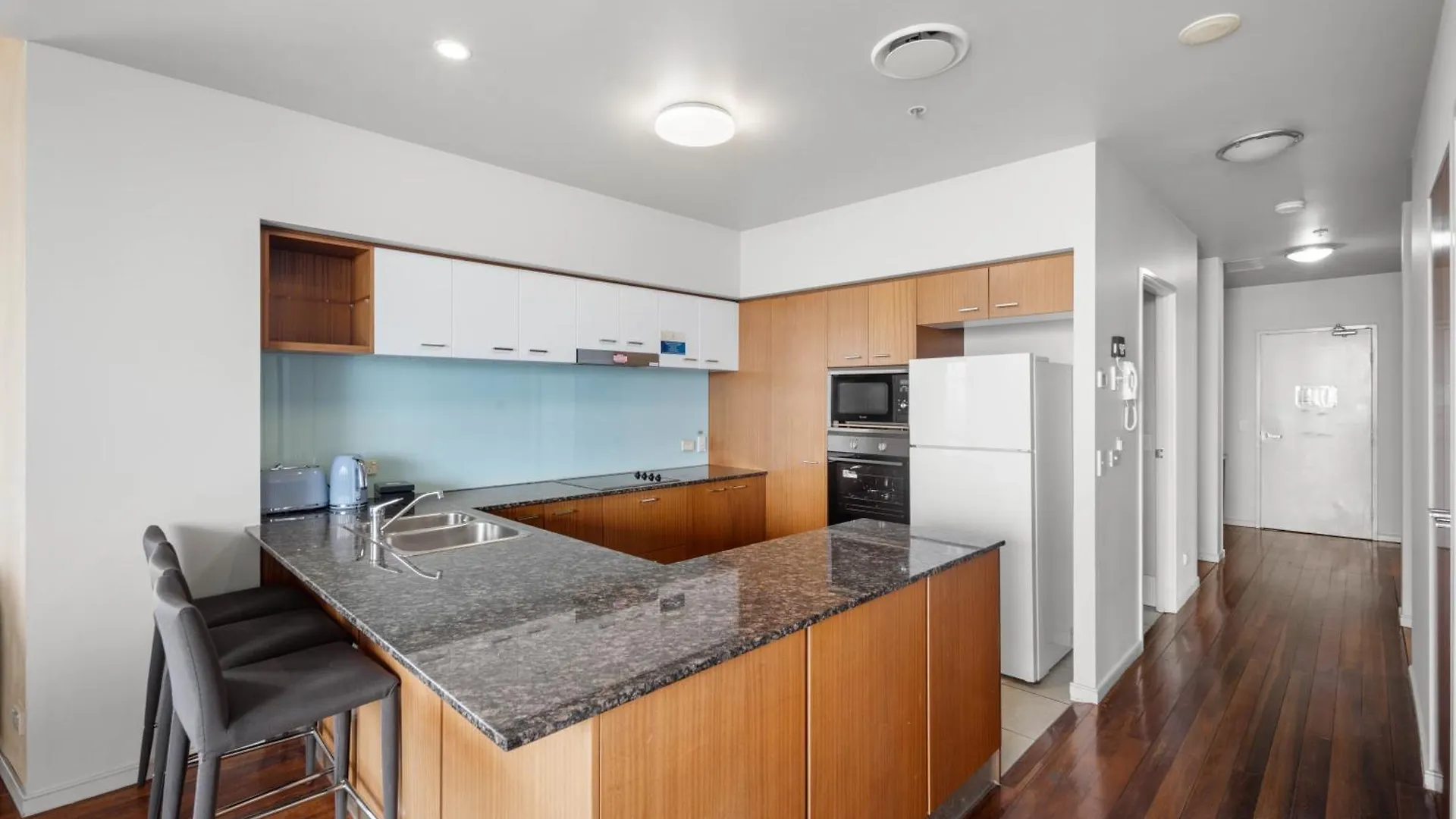 Chevron Renaissance - Private Apartments - Hosted By Coastal Letting Co. Gold Coast 0*,  Avustralya