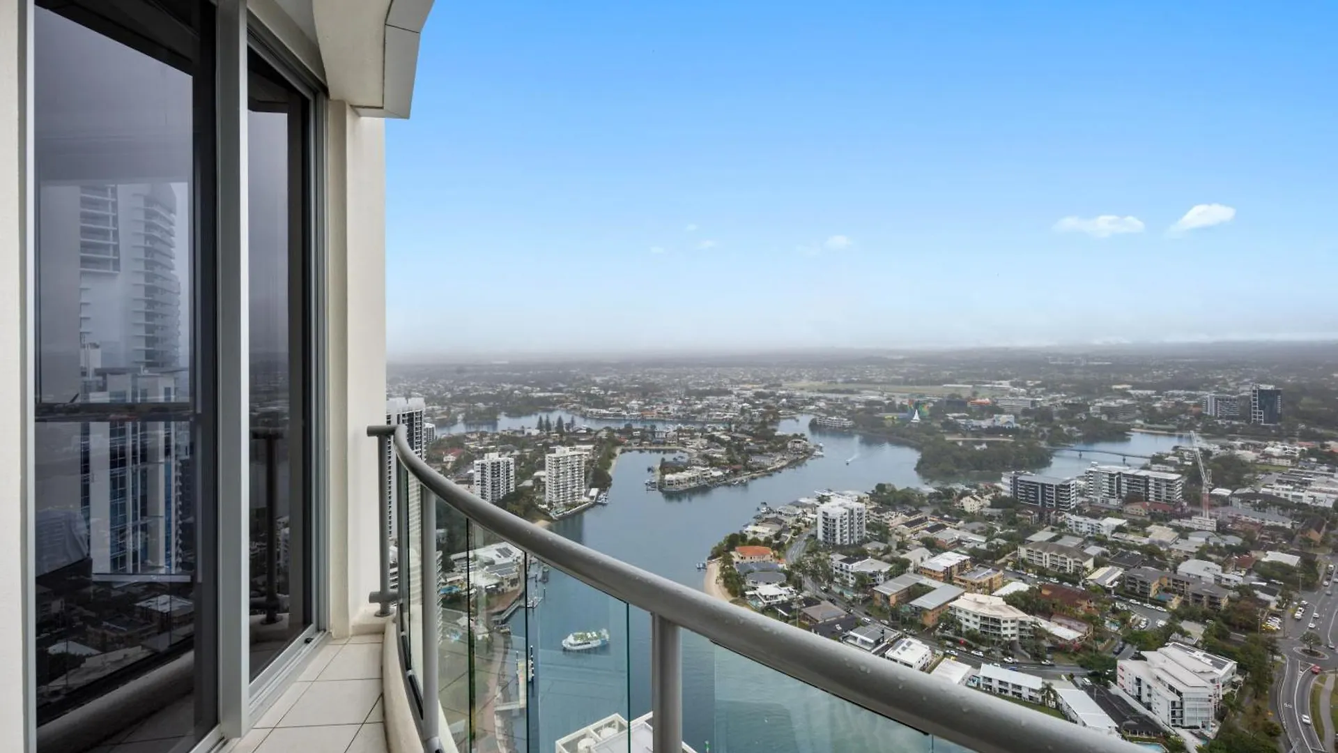Chevron Renaissance - Private Apartments - Hosted By Coastal Letting Co. Gold Coast 0*,  Australia